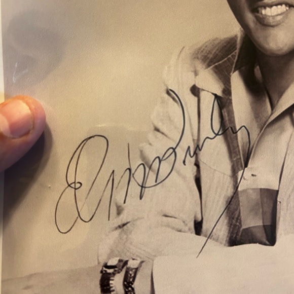 Elvis Presley signed (reprint) ✍🏼 - Picture 2 of 2